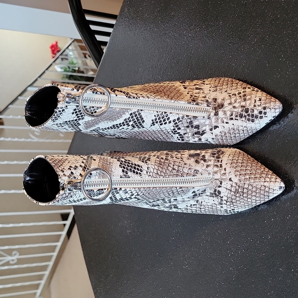 Venus stiletto boots